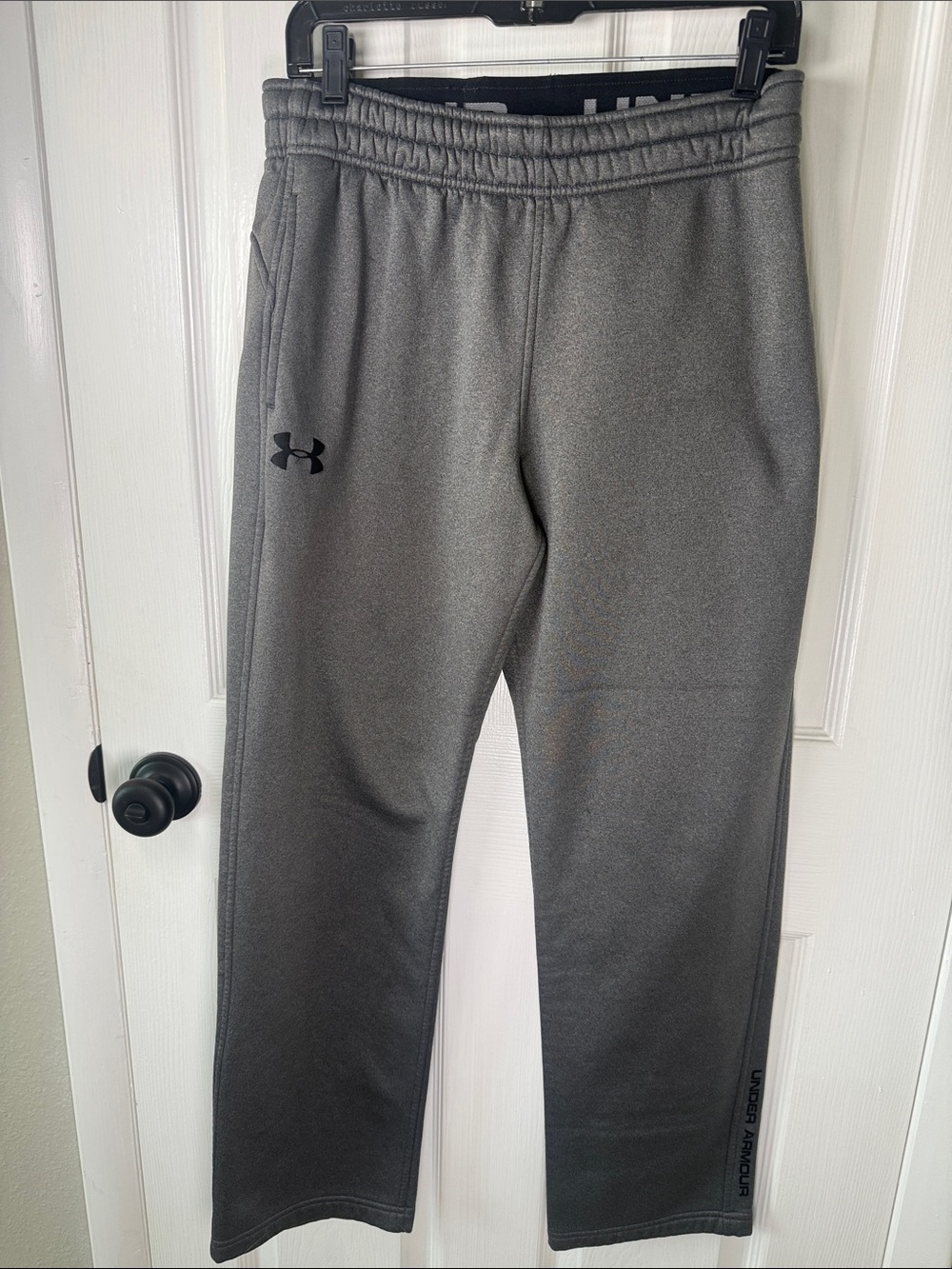 Under Armour Men’s Charcoal Gray Joggers Size M